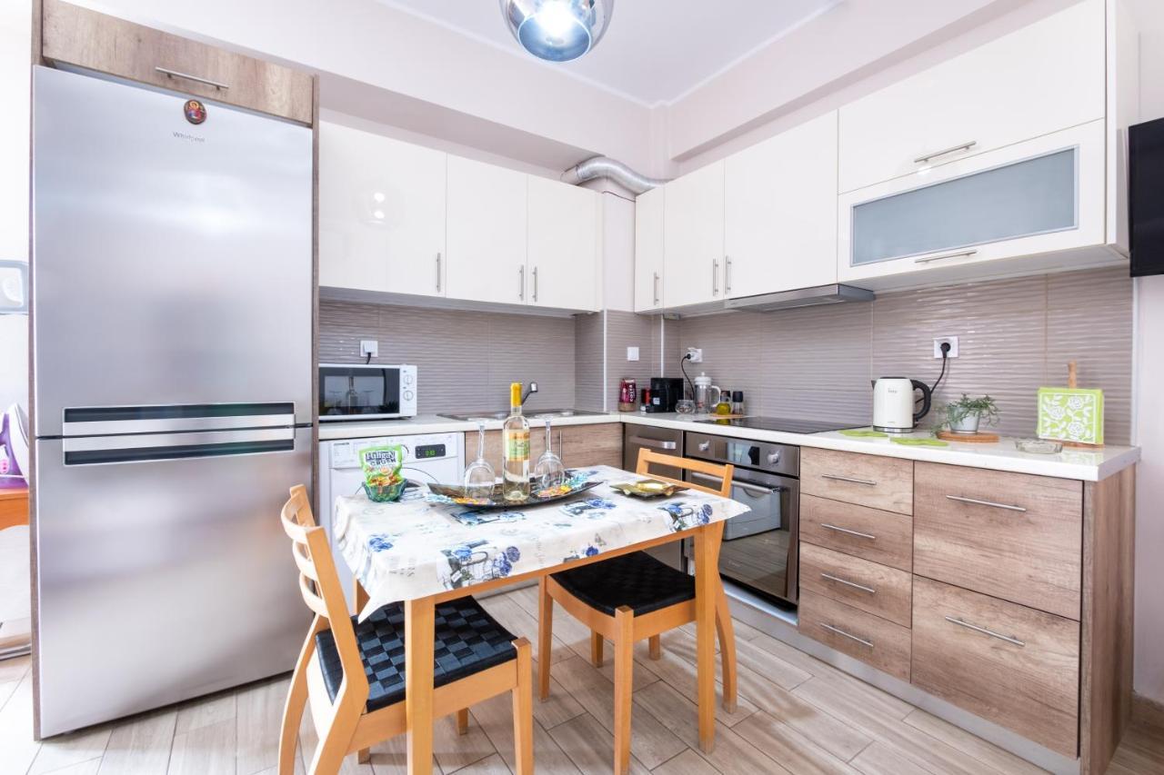 Family Apartment Near Port Pireus Eksteriør bilde